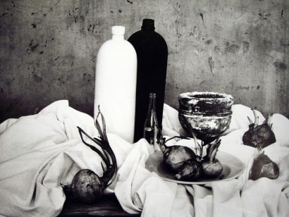 Mario Giacomelli -  Natura morta con cipolle,&nbsp;1956&nbsp;(Still life with a cup)  | Bruce Silverstein Gallery
