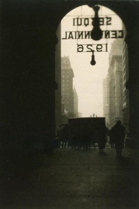 E. O. Hopp&eacute; -  Philadelphia, Pennsylvania, 1926  | Bruce Silverstein Gallery