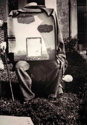 Ren&eacute; Magritte - Variante de la photographie connue souds les titre &ldquo;Dieu, le huiti&eacute;me jour&rdquo; Bruxelles, Rue Esseghem,&nbsp;1937 ; Bruce Silverstein Gallery