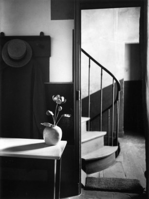 Andr&eacute; Kert&eacute;sz ; Chez Mondrian, Paris, 1926 ; Bruce Silverstein Gallery