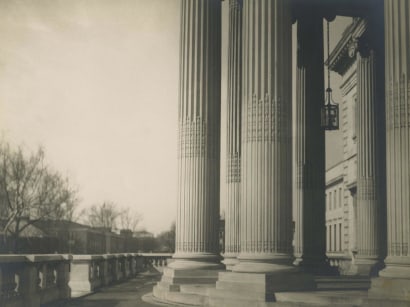 E. O. Hopp&eacute; -  Columns, Washington D.C., 1926  | Bruce Silverstein Gallery