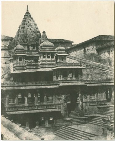 Temple between Agra and Bombay