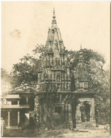 Temple hindou moderne- mirzapour sur le gange- pres Benaras