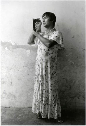 Graciela Iturbide,&nbsp;Magnolia con Espejo, Juchit&aacute;n, 1986. Gelatin silver print.&nbsp;