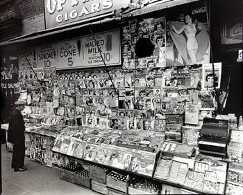 Newstand, 32nd Street and Third Avenue. Nov. 19, 1935, Gelatin Silver Print