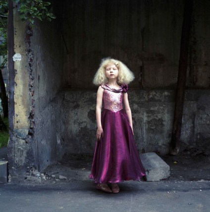 Hellen van Meene,&nbsp;Untitled #332,&nbsp;2008. Chromogenic print, 16 x 16 inches