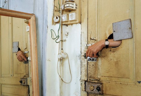 Mitch Epstein,&nbsp;Luong&#039;s Mother&#039;s Hand, Hanoi, Vietnam, 1994. Chromogenic print, 20 x 30 inches.