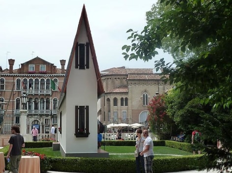 Erwin Wurm, &quot;Narrow House&quot;