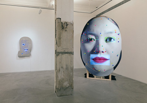 Tony Oursler, PriV%te Installation view 1