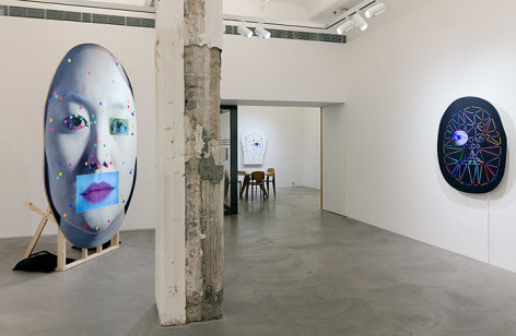 Tony Oursler, PriV%te Installation view 2