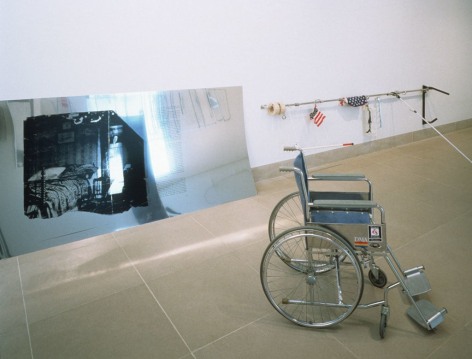 Installation view of &ldquo;Encounters 3: Cady Noland and Doug MacWithey,&rdquo; 1993, at the Dallas Museum of Art.&nbsp;&copy; Cady Noland/Courtesy Dallas Museum of Art.&nbsp;