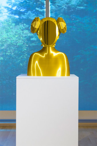 CHUN HUA CATHERINE DONG | GOLD GIRL | 3D-PRINTED SCULPTURE, PLA PLASTIC, MIRROR | 27 X 14 X 8 INCHES | 2022