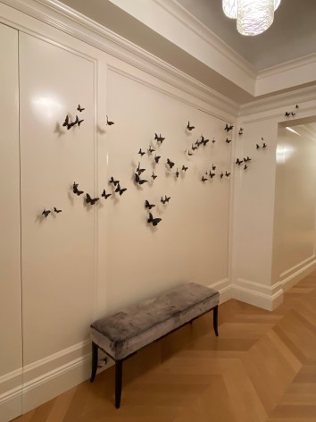 PAUL VILLINSKI, Mistral (installation example in Night black)