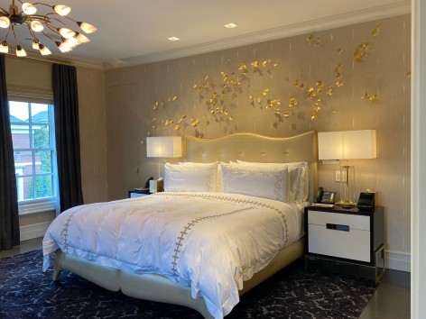 PAUL VILLINSKI, Wave (installation example in Sun gold)