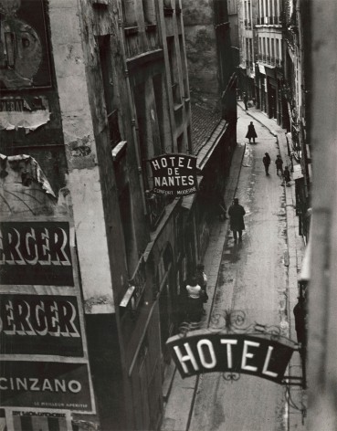 Brassa&iuml; - La Rue Quincampoix et ses Hotels De Passe, c.1932 - Howard Greenberg Gallery