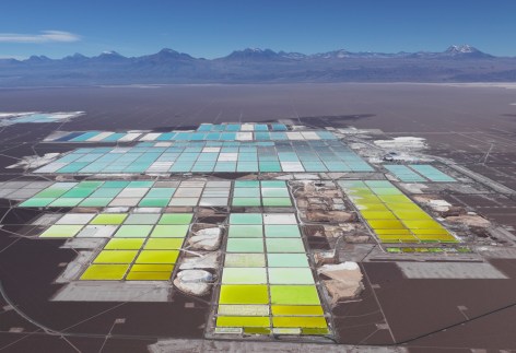 Edward Burtynsky - Lithium Mines #1, Salt Flats, Atacama Desert, Chile 1/9, 2017 - Howard Greenberg Gallery - 2018