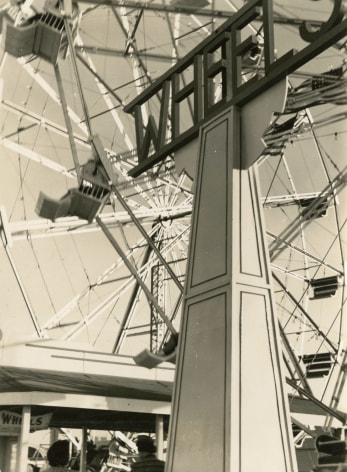 Iwao Yamawaki - New York's World Fair, 1939 - Howard Greenberg Gallery