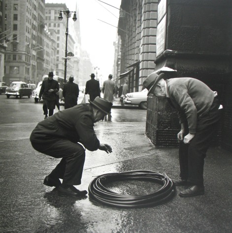 Vivian Maier: Photographs from the Maloof Collection 2011 howard greenberg gallery