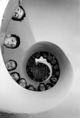 Martine Franck - Bibliotheque de Clamart, Hauts de Seine, 1965 - Howard Greenberg Gallery