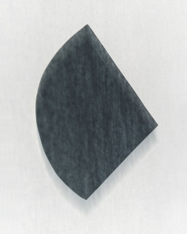 Triangle,  Nina Brauhauser, abstraction, geometric shape, concrete art, Sous Les Etoiles Gallery