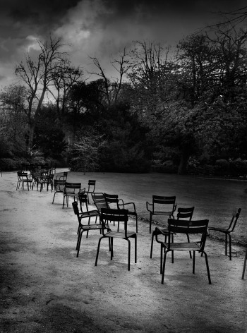 Jean-Michel Berts, The Light of Paris, Chairs, Luxembourg Garden, 2005, Sous Les Etoiles Gallery