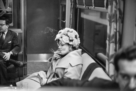 Alberto Korda, Woman smoking in Washington, Saturday, April 18, 1959, Sous Les Etoiles Gallery