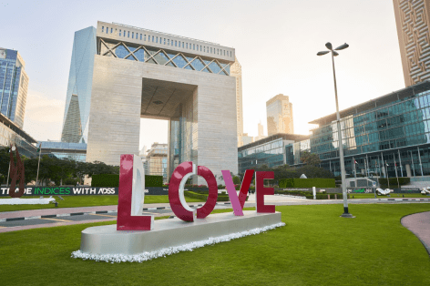 Love_Dubai, Painted iron plate