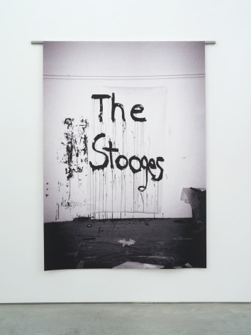 Kim Gordon, The artist in the studio, a performance, 2015