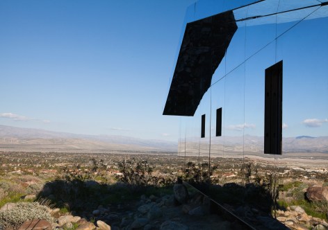 Desert X installation view of Doug Aitken, Mirage 2017