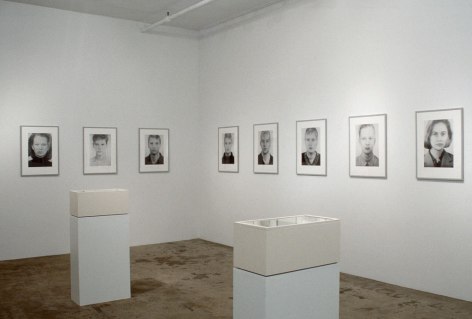 Thomas Ruff, Installation view: Andere Portats + 3D, 303 Gallery, 1996