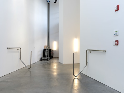 Jacob Kassay, Installation view: H-L, 303 Gallery, 2016