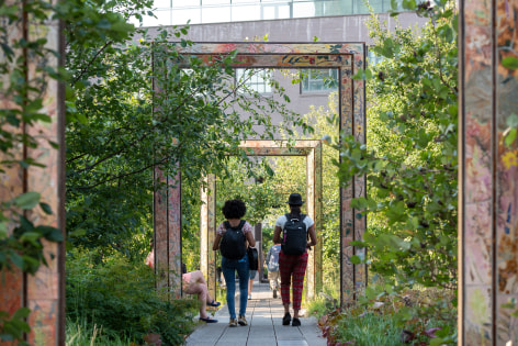 Sam Falls,&nbsp;Untitled (Four Arches), 2019. Part of&nbsp;En Plein Air. A High Line Commission., Photo by Timothy Schenck. Courtesy of the High Line.