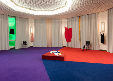 Dominique Gonzalez-Foerster, Costumes &amp; Wishes for the 21st century, Schinkel Pavillon, 2016