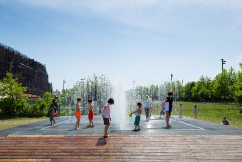 Jeppe Hein, Appearing Rooms, 2006, Installation view: Please Touch The Art. Brooklyn Bridge Park, 2015-16
