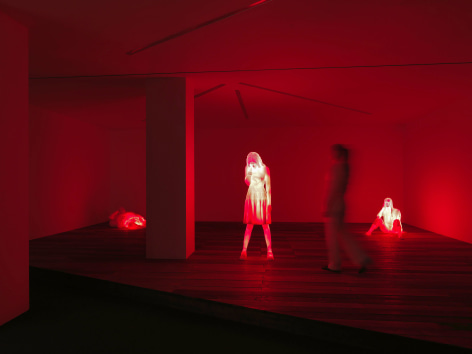 Doug Aitken 3 Modern Figures (don&rsquo;t forget to breathe)
