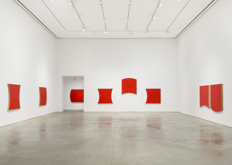 Installation view:&nbsp;Jacob Kassay, Chelsea, 303 Gallery, New York, 2024. Photo: Justin Craun