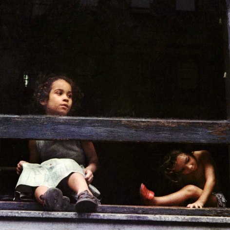 Helen Levitt, New York City 1959 young girls looking out window