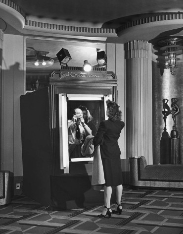 Yale Joel behind the trick mirror, Lowes Criterion Theater, NYC 1946
