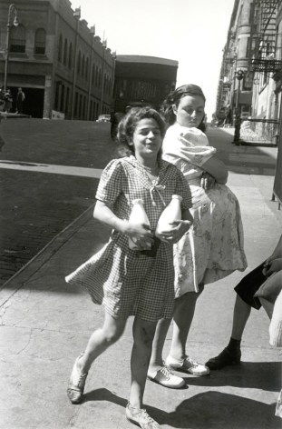 Helen Levitt NYC, circa 1945