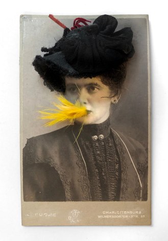 Gary Brotmeyer Woman with a Black Hat Eating a Canary N&ordm;1