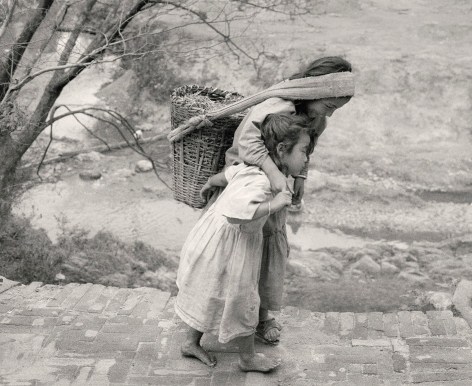 Panauti, Nepal (two children), 1994, Gelatin silver print