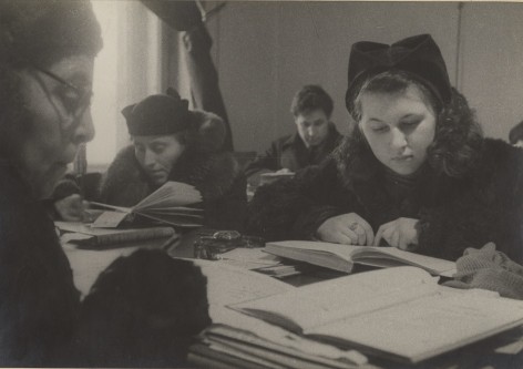 There are always many readers in the Leningrad libraries