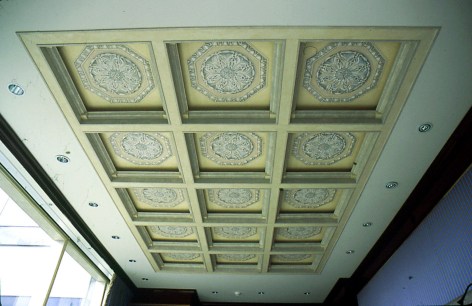 Coffered ceiling with trompe-l'&oelig;il painted rosettes, New York, NY