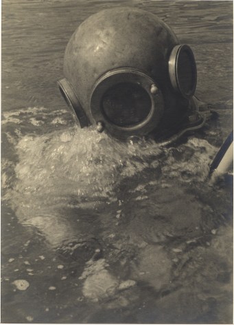 Diver Goes Under Water, 1930s