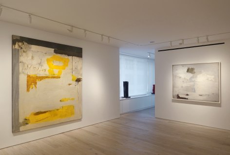 Installation view: Julius Tobias: Capturing Space, Paintings from the 50s &amp; 60s