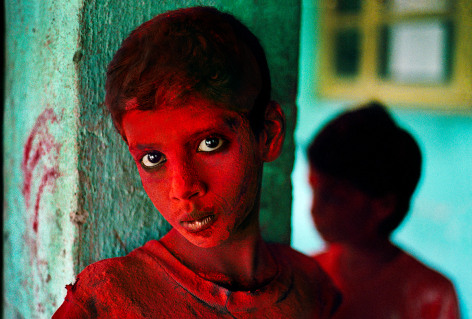 Steve McCurry, Red Boy, India, 1996
