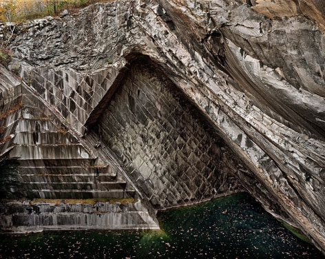 Rock of Ages #62, Rutland Vermont, 1991, chromogenic color print,&nbsp;39 x 49 inches/99.1 x 125.5 cm