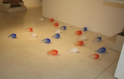 Michael Petry, Crocodile Tears, 2007, Glass (21 pieces), dimensions variable