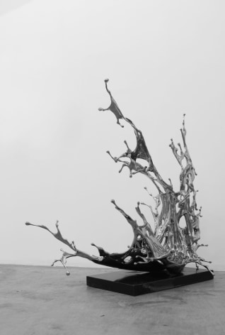 Zheng Lu, Airily Surging, 2019, stainless steel, 49.25 x 35.4 x 51.25 inches/125 x 90 x 130 cm