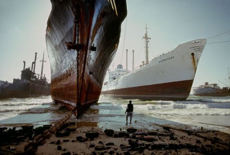 , Steve McCurry, Ship breaking yard, near Karachi, Pakistan, 1981, ultrachrome print, 20 x 24 inches/50.8 x 60.96 cm; &copy; Steve McCurry